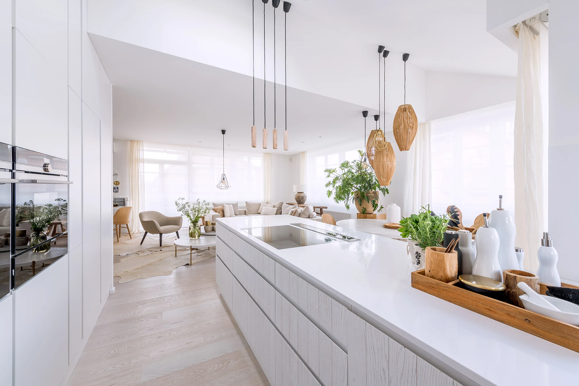 Crystal Absolute White — referentni enterijer