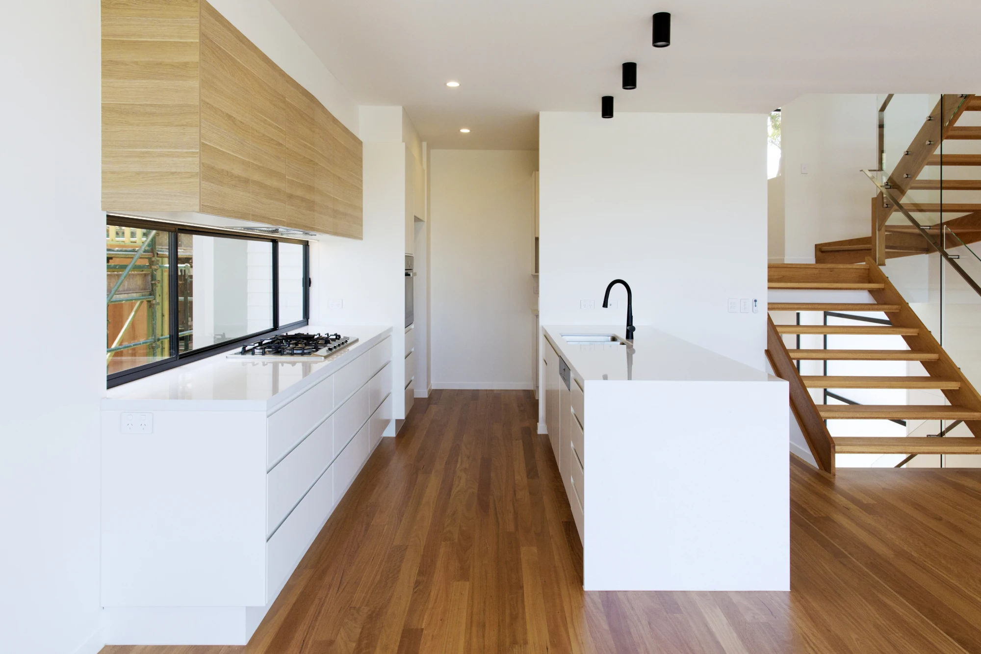 Crystal Polar White — referenca 3