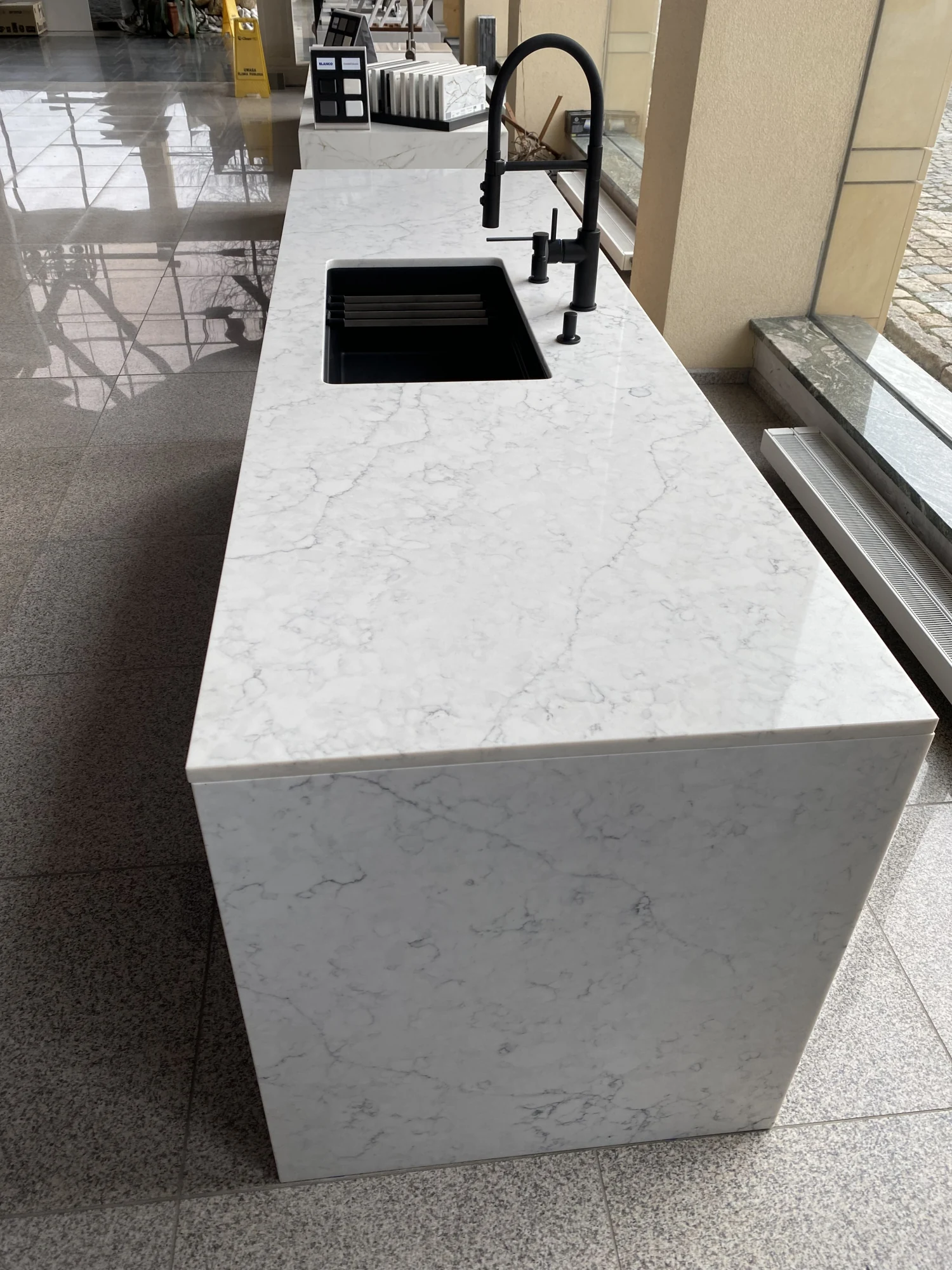 Mystery White — referenca 23