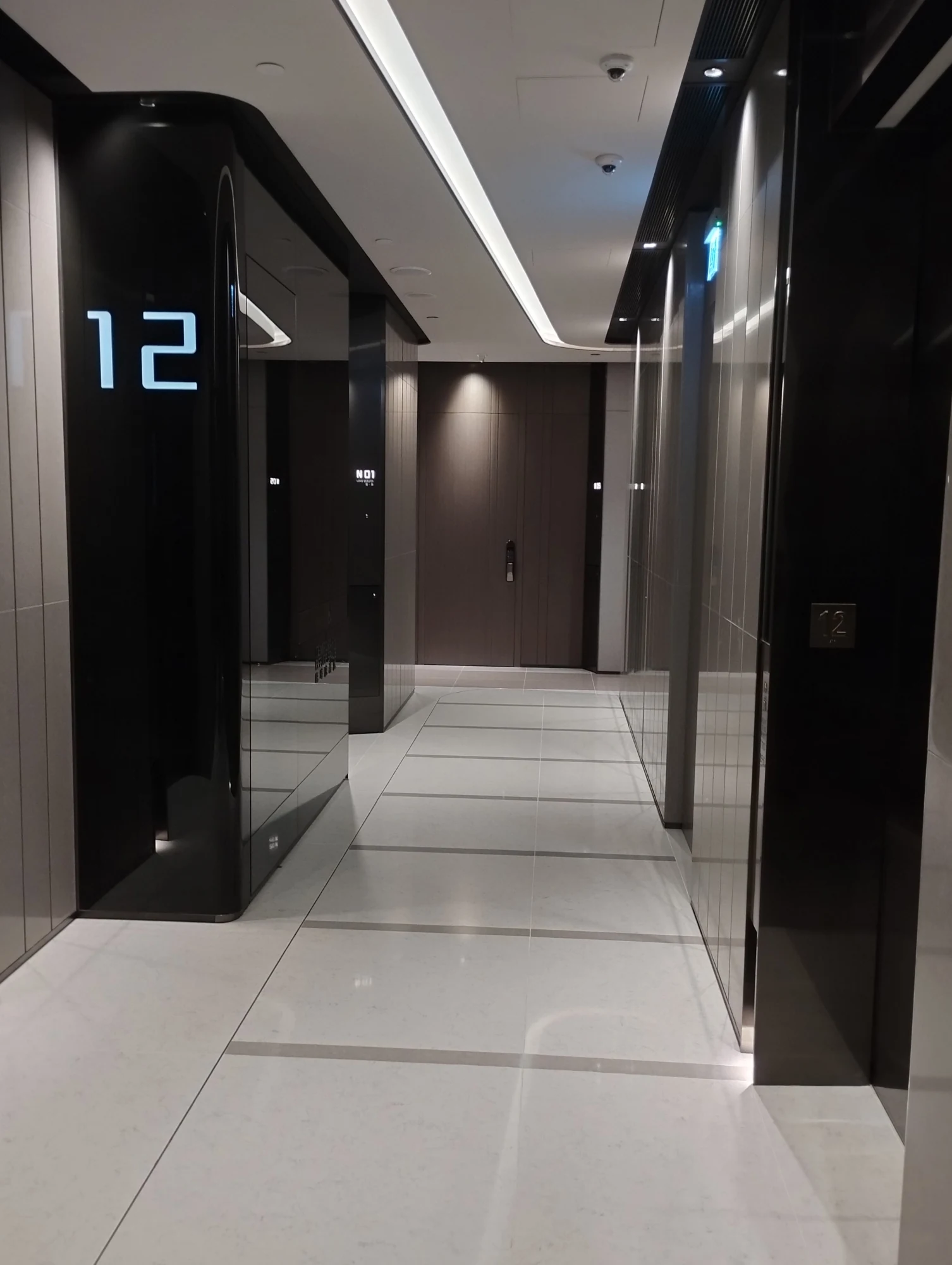Noble Carrara — referenca 2