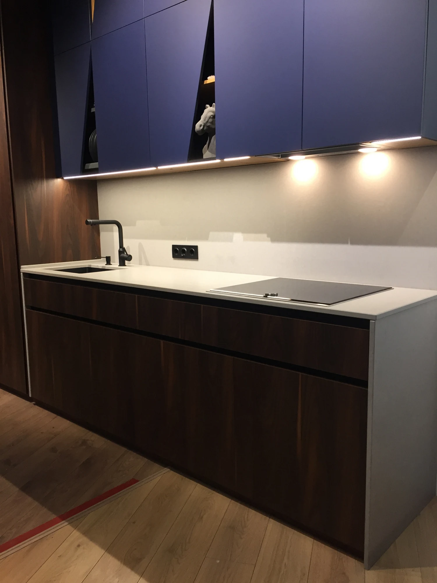Noble Concrete Grey — referenca 13