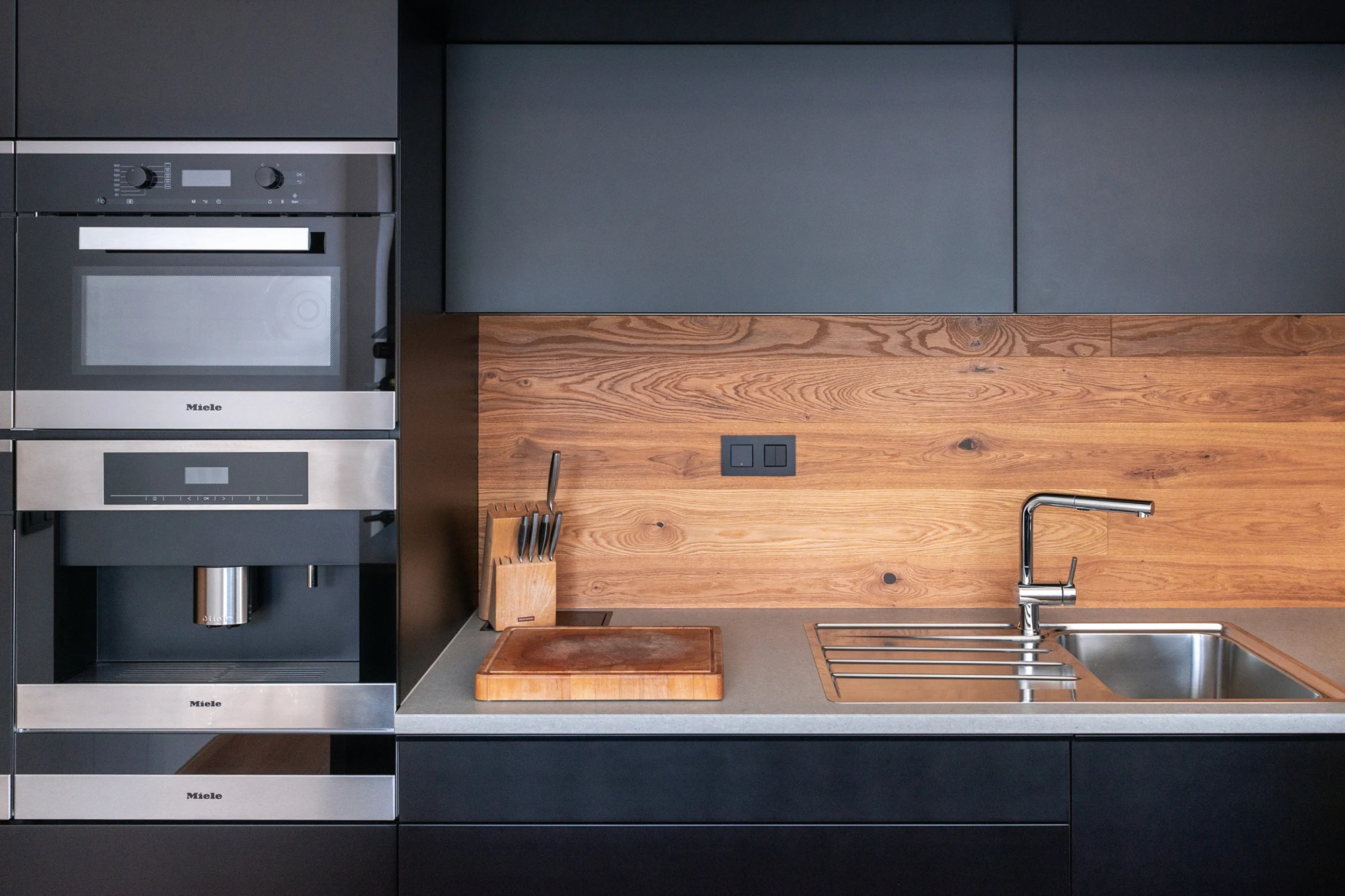 Noble Concrete Grey — referenca 23