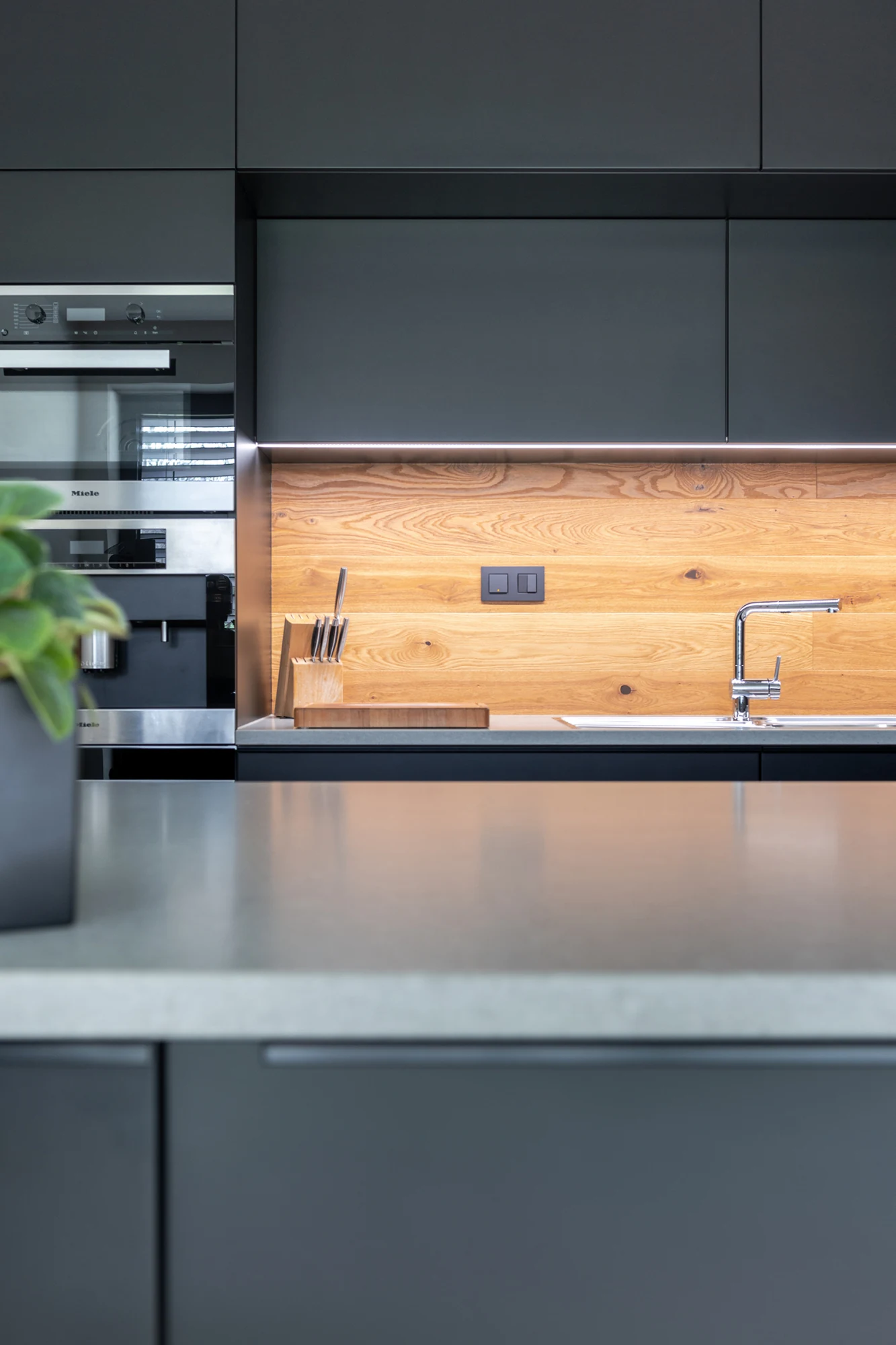 Noble Concrete Grey — referenca 24