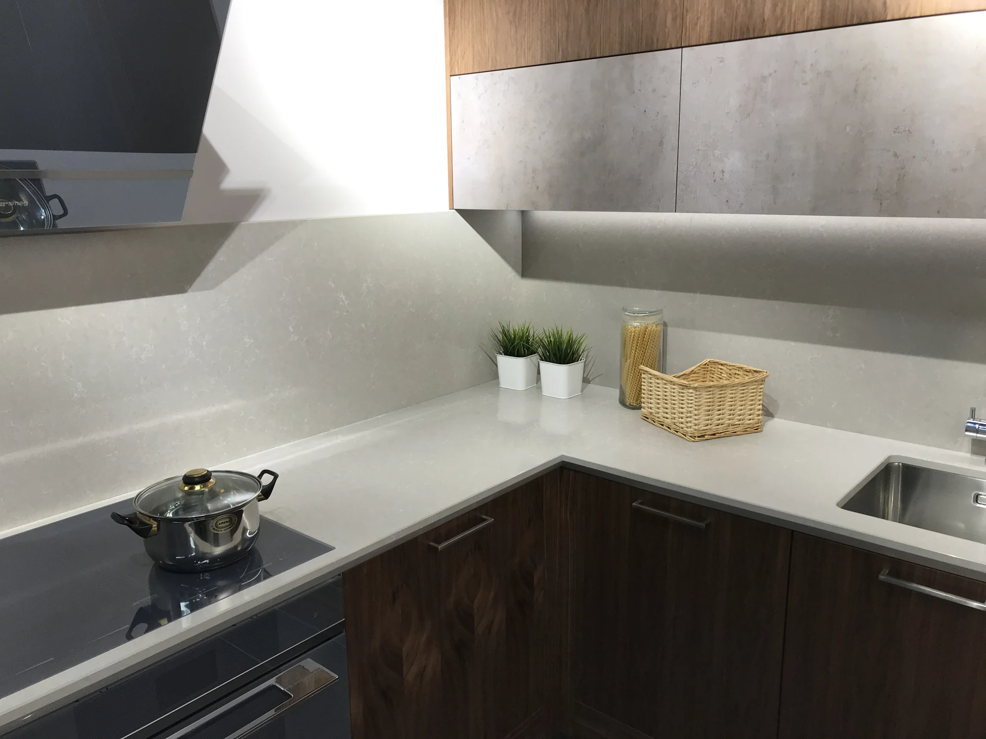Noble Ivory White — referenca 13