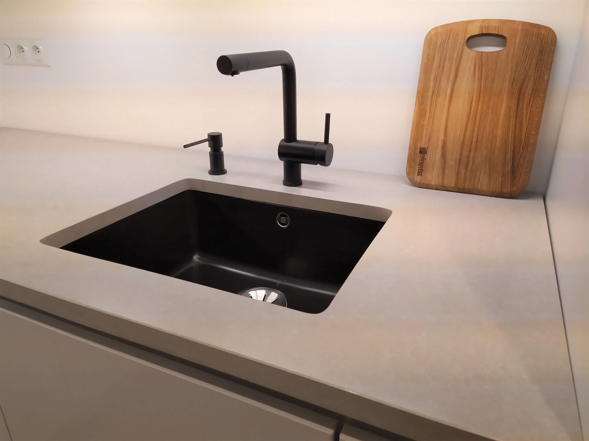 Noble Ivory White — referenca 4