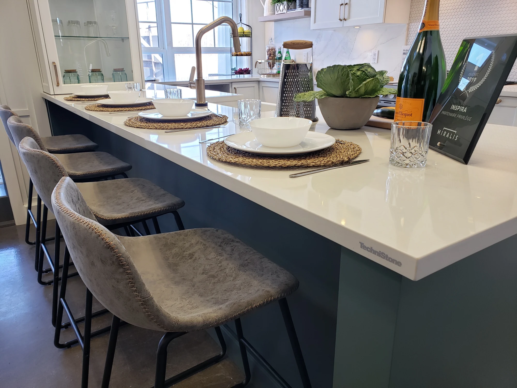 Noble Linea — referenca 10