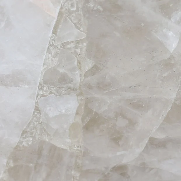 White Quartz — Poludragi kamen iz Brazila