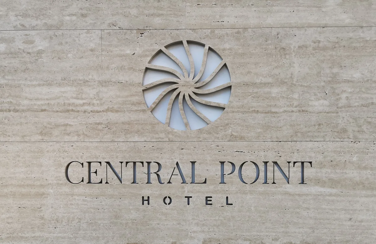 Hotel Central Point — Travertin fasada, Beograd